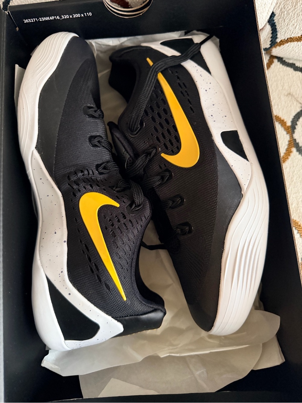 Nike Black & Yellow Men's Athletic Sneakers